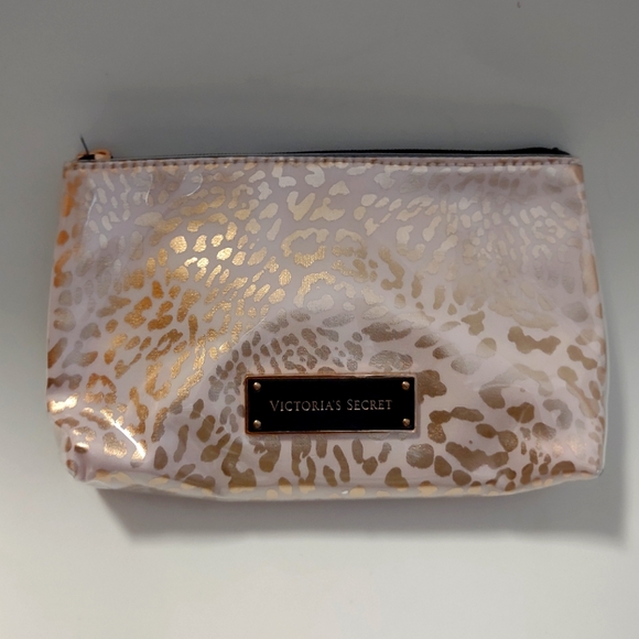 Victoria Secret Cosmetic Bag. NWOT - Picture 1 of 13